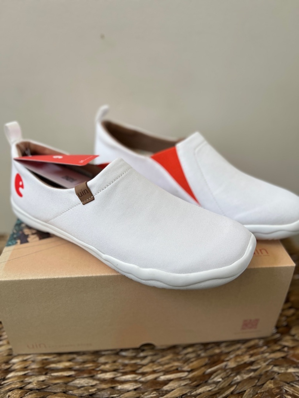 Uin ergonomic loafers size 10.5 NIB